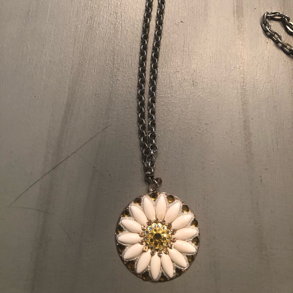 Tarina Tarantino large flower necklace